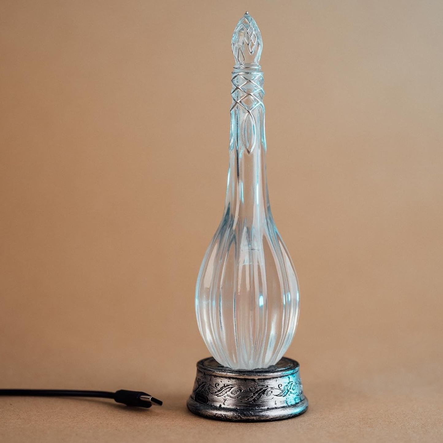 The Lord of the Rings Light of Eärendil Replica Mini Table Lamp (With Charger) | Happy Piranha