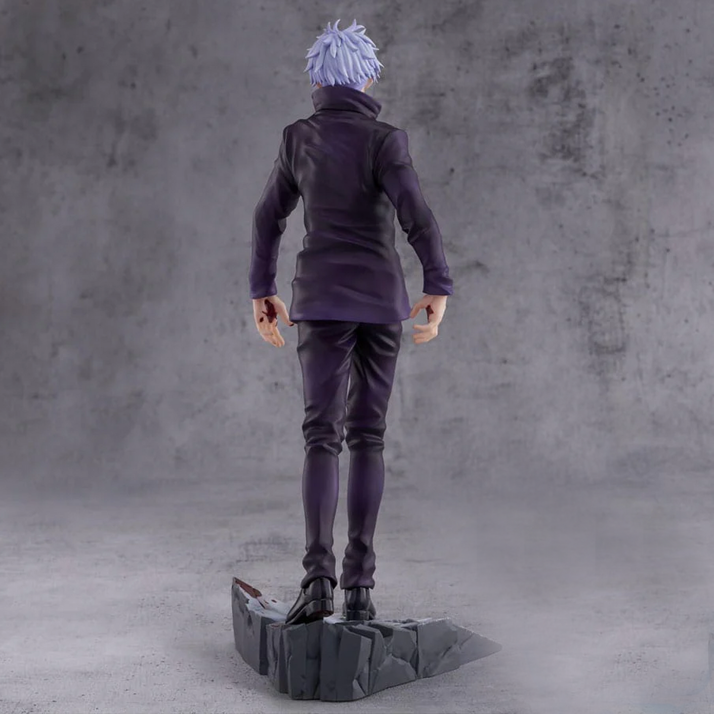 Jujutsu Kaisen - Goto Satoru Ousatsu Luminista Figure on a Stone Grey Background (Back) | Happy Piranha