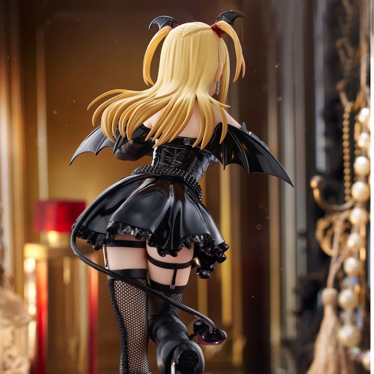 Death Note Misa Misa Amane Furyu BiCute Dark Figure (Back, Close Up) on a Yellow and Black Background | Happy Piranha
