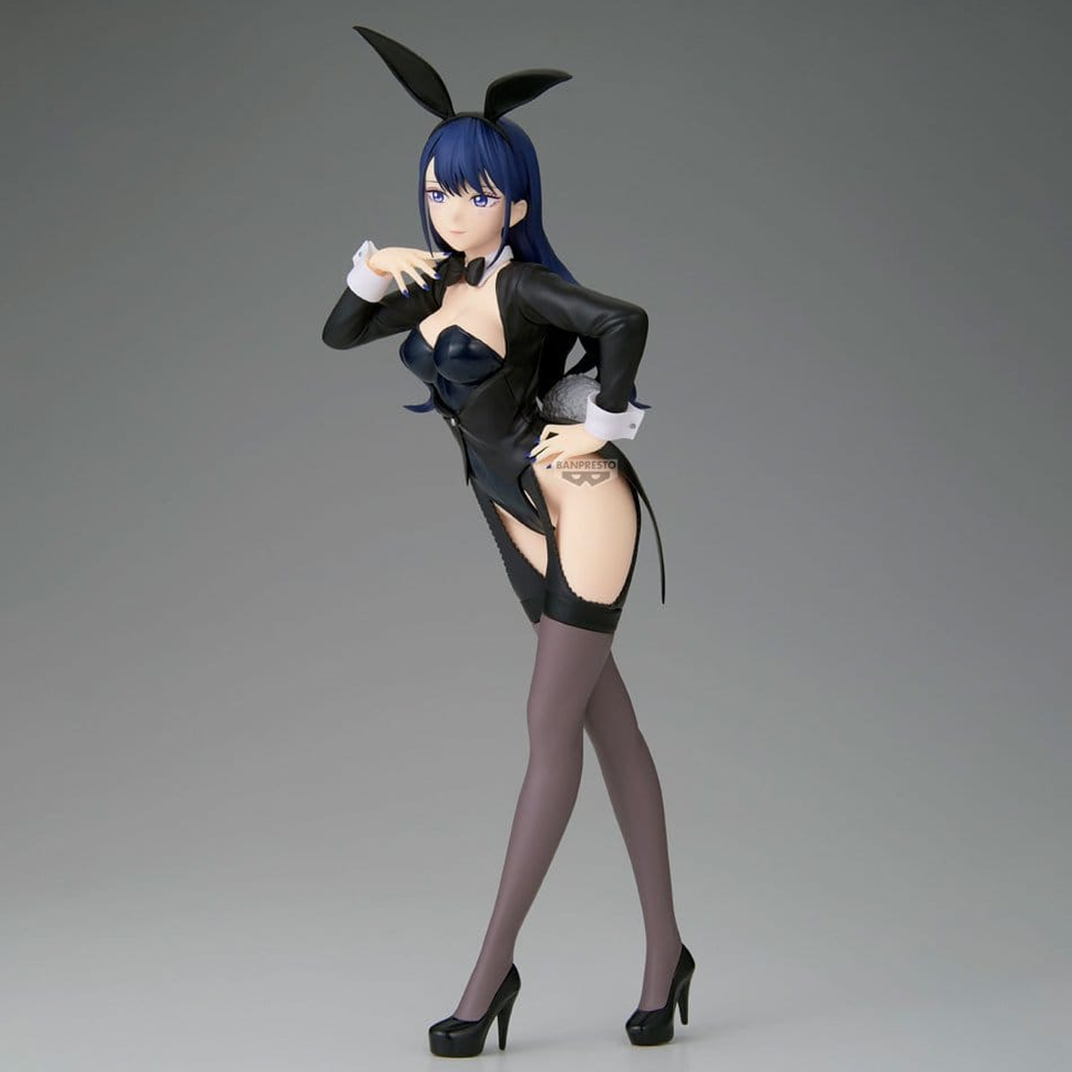 Marin Kitagawa Arisa Izayoi ver. My Dress Up Darling Glitter & Glamours Figure (Side) on a Grey Background | Happy Piranha