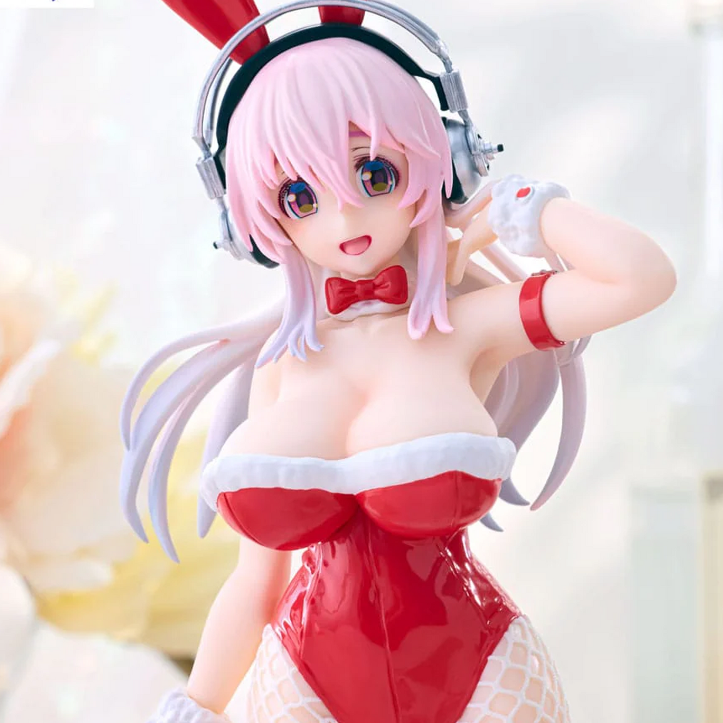 Super Sonic Bicute Bunnies Red Version Figure (Close Up) | Happy Piranha