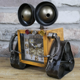 Friendly Waste Disposable Robot Clock (Front) | Happy Piranha