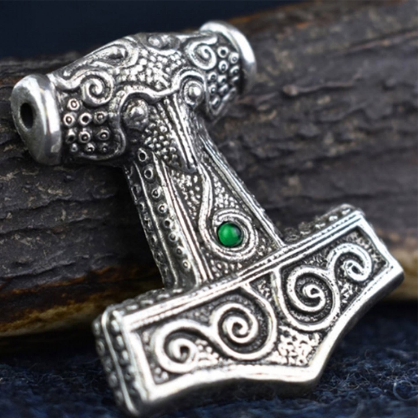 Skane Hammer: Tho'rs Hammer Pewter Viking Pendant (Green Glass  Bead) | Happy Piranha