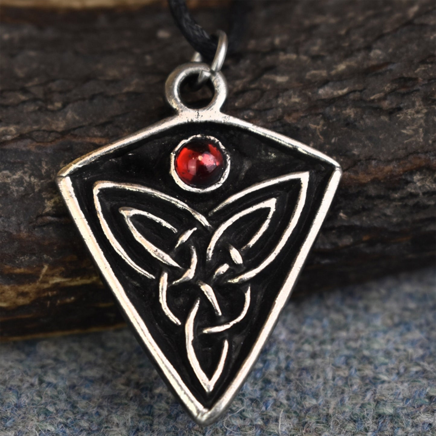 St Ninian's Knot: Pewter Celtic Design Pendant (Red Stone) | Happy Piranha