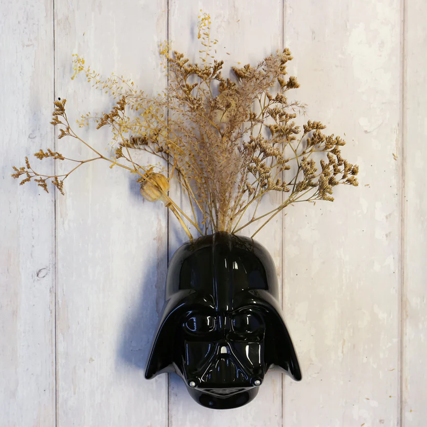 Star Wars Darth Vader Ceramic Wall Vase / Storage Organiser with Dried Flowers in on the Wall | Happy Piranha